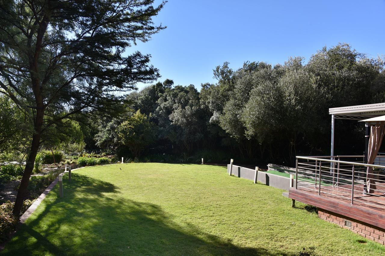 Tredenham Boutique Hotel Bloemfontein Exteriör bild The cricket field at the University of Stellenbosch