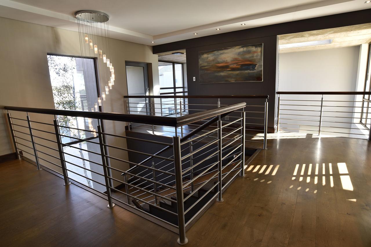 Tredenham Boutique Hotel Bloemfontein Exteriör bild Stainless steel handrail