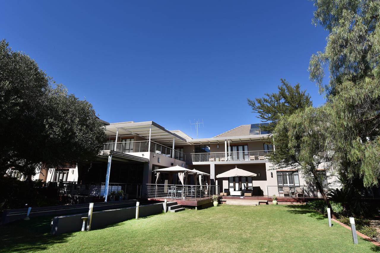 Tredenham Boutique Hotel Bloemfontein Exteriör bild The hotel's courtyard